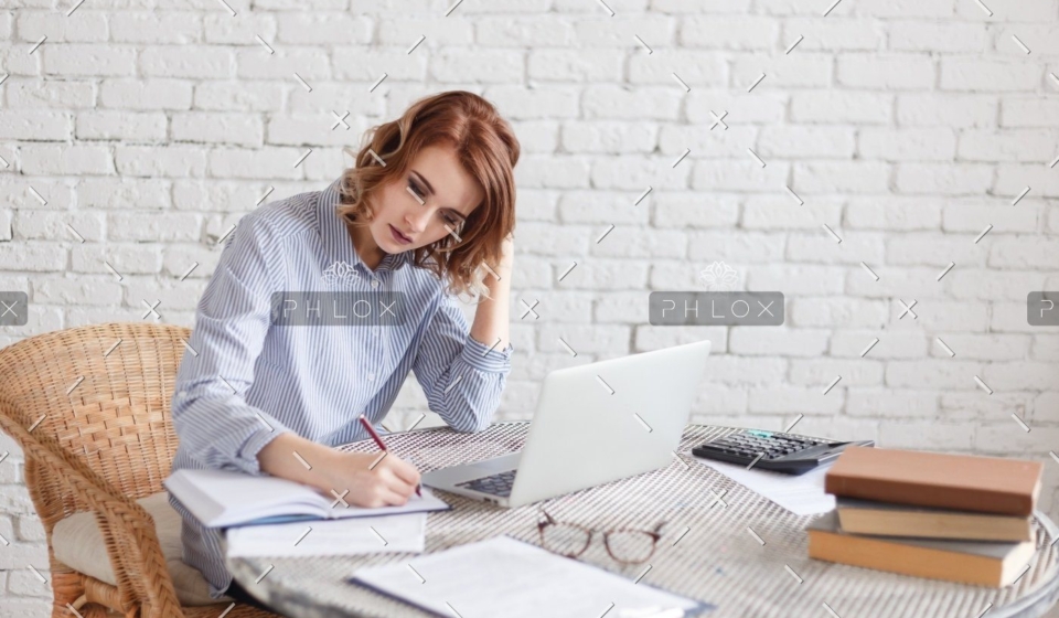 demo-attachment-1157-woman-freelancer-female-hands-with-pen-writing-on-P369BAX1
